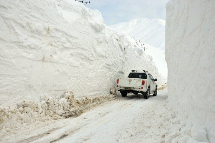 الثلوج ارتفعت عن 6أمتار.. هكاري أصبحت جميلة ومخيفة(صور) 5