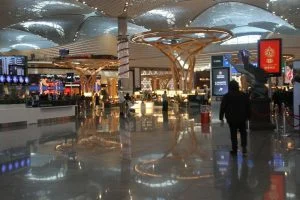 مطار إسطنبول يصبح مركزًا للتسوق للسياح العرب