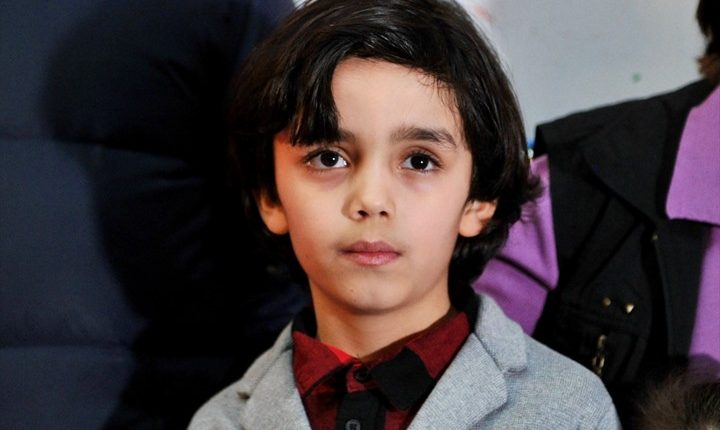 ميكائيل آقار