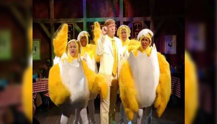 رقصة ترامب بين الدجاج