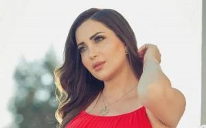 الممثلة السورية نسرين طافش تكشف سر سعادتها من انتشار الشائعات حولها