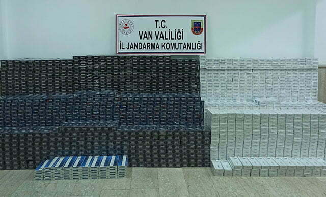 ضبط 41 ألف علبة "سجائر مُهربة" في "فان" 21