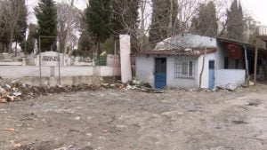 بالصور| اعتقال عصابة لتصنيع "الكحول" داخل مقبرة للأموات بإسطنبول 2 بالصور| اعتقال عصابة لتصنيع "الكحول" داخل مقبرة للأموات بإسطنبول 1