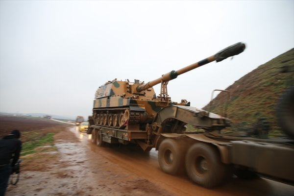 بالصور| تسارع عمليات نقل الشحنات العسكرية التركية لإدلب السورية 33