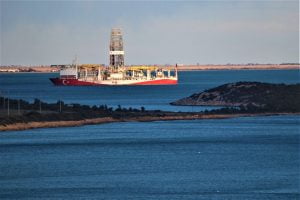 بالصور| سفينة التنقيب "فاتح" في "المتوسط" لإعداد موقع جديد 26