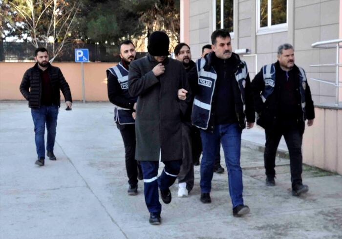 اعتقال 3 مواطنين بتهمة تسهيل أعمال الدعارة في "سامسون" 1