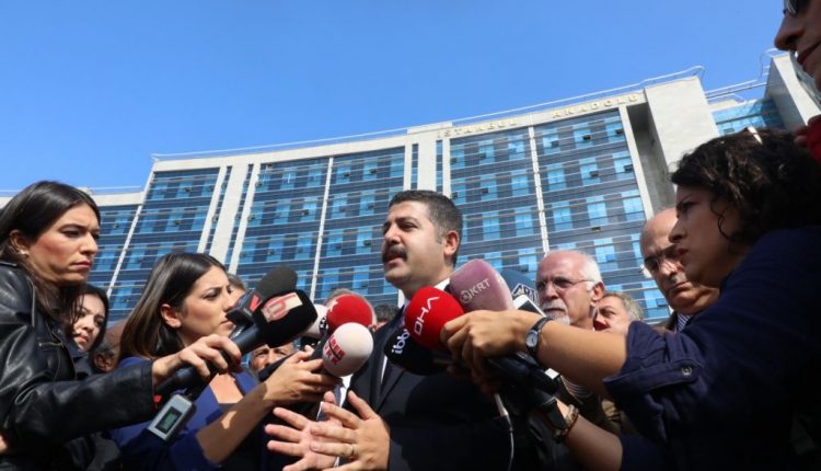 محامي في بلدية إسطنبول خلال تصريحاته لوسائل إعلام تركية