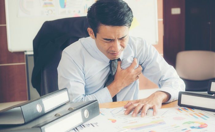 مشهد تمثيلي لمصاب في مرض "قصور القلب"