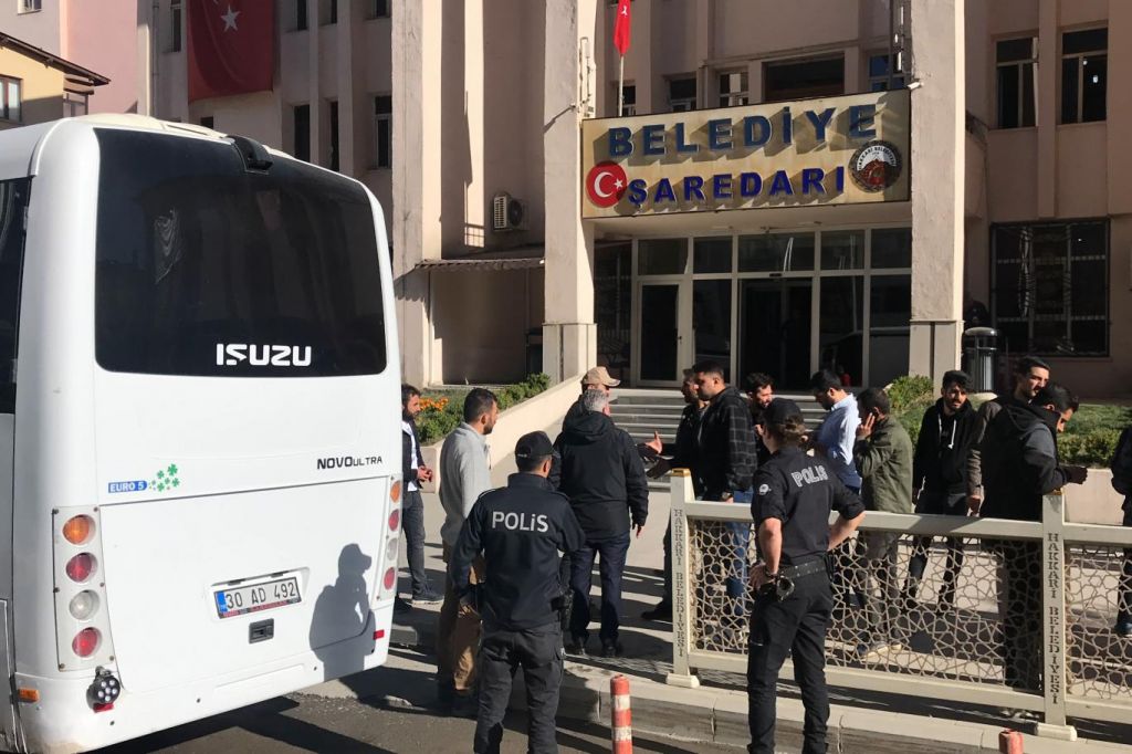 اعتقال رؤساء ومدراء في "حزب الشعوب الديمقراطي" بتهمة "الإرهاب" 19