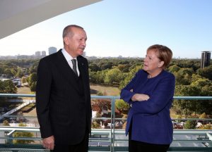 الرئيس أردوغان لـ”ميركل”: ترتيبات الهجرة مع “أوروبا” لم تُعالج بعد