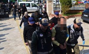 اعتقال عصابة جرائم تهديد وابتزاز منظمة في أربع مقاطعات تركية