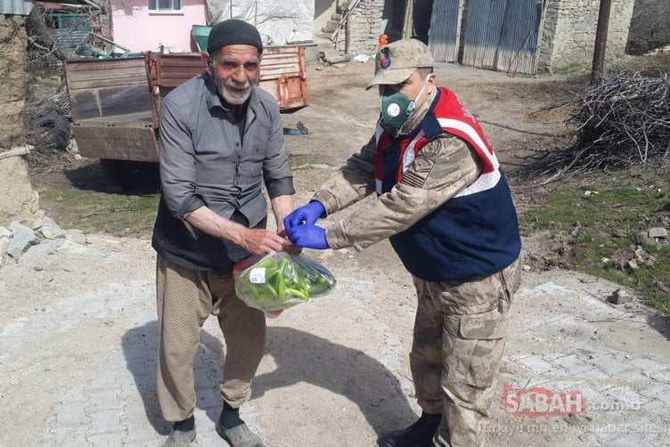 فرق الدرك التركية تتحول الى "دليفري" (شاهد) 1