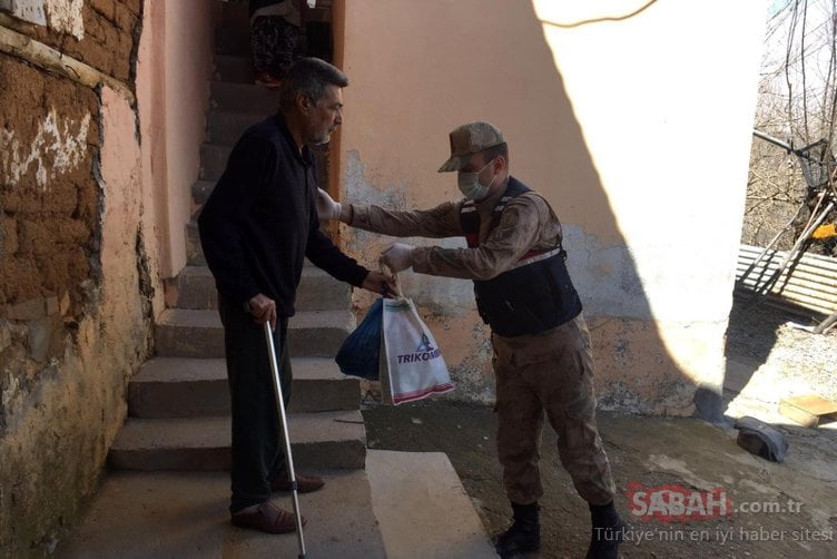 فرق الدرك التركية تتحول الى "دليفري" (شاهد) 3