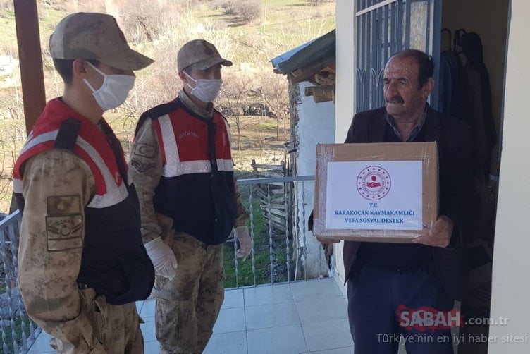 فرق الدرك التركية تتحول الى "دليفري" (شاهد) 11