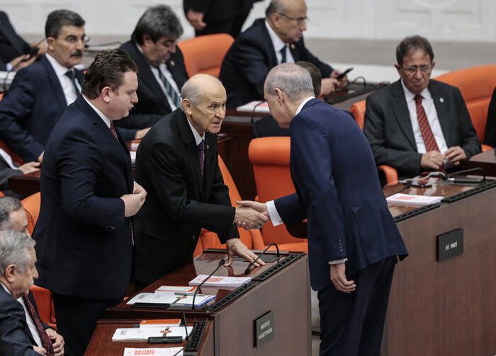 بالصور| انتهاء الجلسة البرلمانية التركية المُغلقة بعد 6 ساعات.. "هذا ما ناقشته" 1