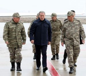 وزير الدفاع التركي يعلن تفاصيل عملية “درع الربيع” في سوريا