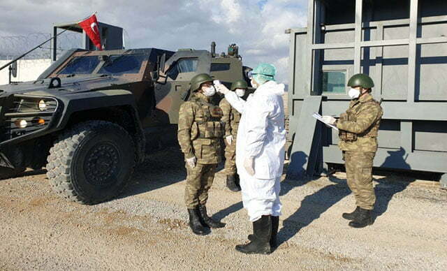هكذا اتخذ الجنود الاتراك على الحدود التدابير الوقائية ضد كورونا (شاهد) 1