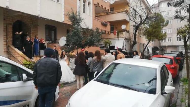 رغم قرار الحظر.. مواطنون في اسطنبول يقيمون عرسا ويغلقون الشارع (شاهد) 1