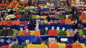 انخفاض أسعار الخضار والفواكه في تركيا بنسبة قياسية
