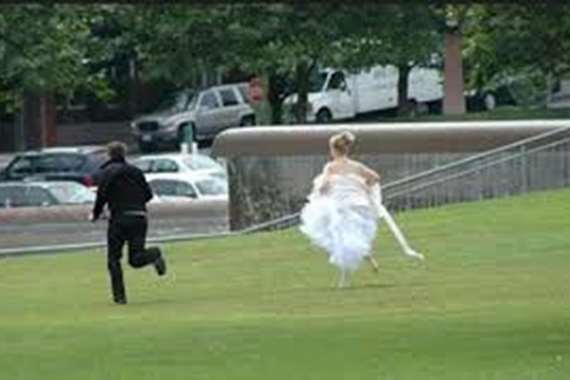 عريس يهرب من حفل الزفاف.. لن تتخيل السبب 1