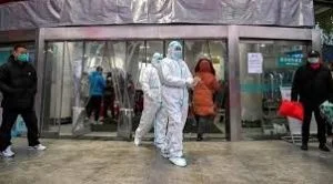 شهادة مؤلمة لطبيب إيطالي: لم يعد مسموحاً توصيل جهاز تنفس صناعي لأي مريض تجاوز 60 عاماً