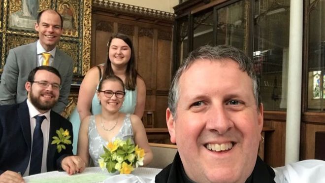 عروسان يقهران كورونا ويتحديان "الحجر" عبر الفضاء الإلكتروني 9