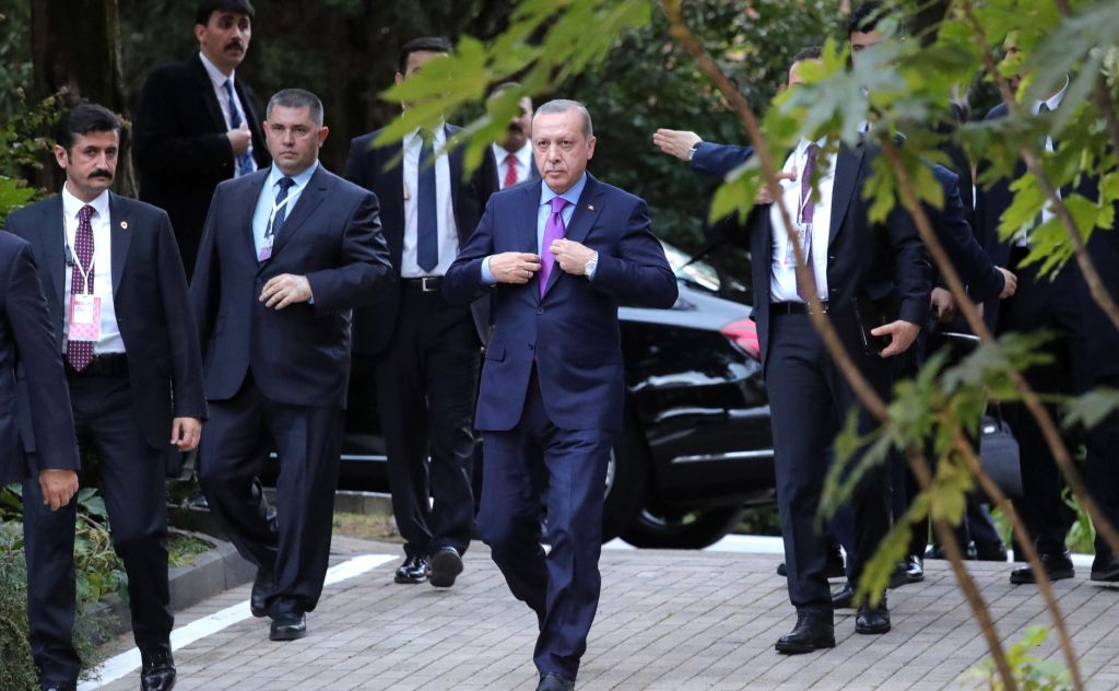 اردوغان ينشر صورا له قبل ربع قرن - تركيا الآن