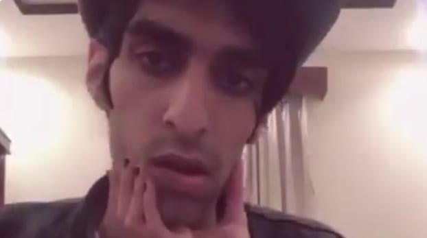 بث مباشر “فاضح” من داخل فندق بالطائف .. شاب سعودي برفقة فتيات وهذا ما فعلوه! 1