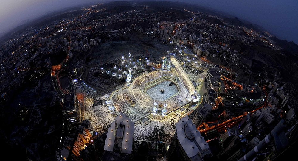 شاهد... إعادة فتح بوابات الحرمين بعد إغلاقهما مؤقتا 1