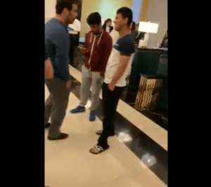 “شاهد” طلبة الكويت في الأردن يتظاهرون داخل الفنادق ويستغيثون بالشيخ صباح لإنقاذهم