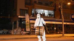 عروض موسيقية متنقلة بديار بكر في ظل حظر التجول