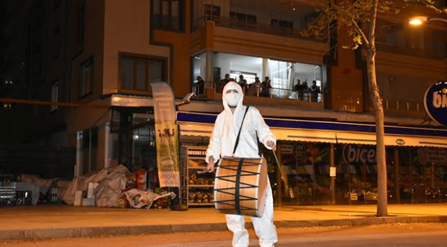 عروض موسيقية متنقلة بديار بكر في ظل حظر التجول 3