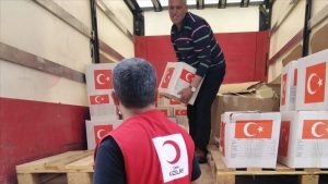 تركيا تقدم مساعدات رمضانية في منطقة “نبع السلام” بسوريا