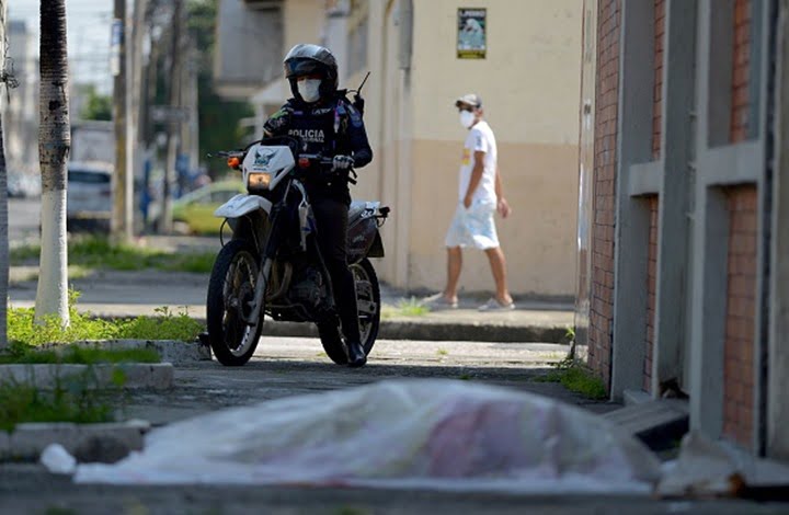 هذه المدينة التي يموت الناس في شوارعها بكورونا (صور) 45