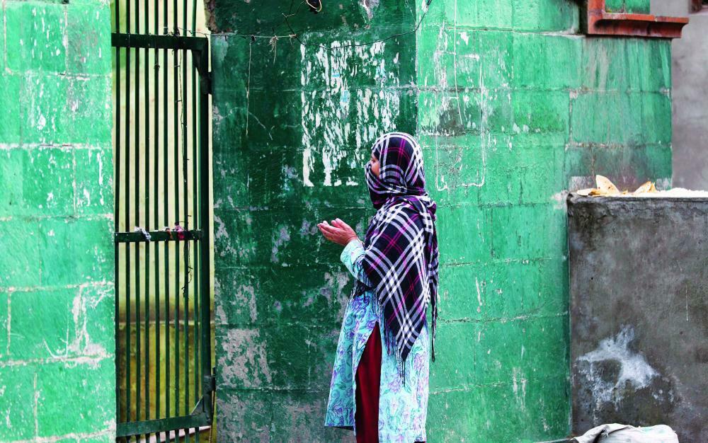 عزلت داخل مدرسة بسبب كورونا.. فتعرضت للاغتصاب الجماعي 1