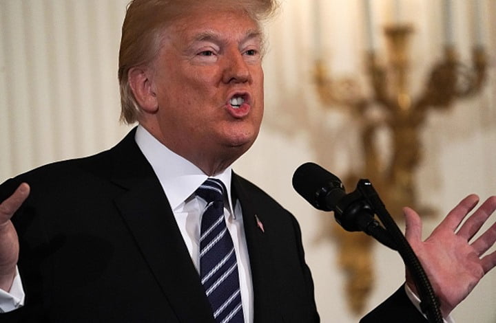 هكذا علق ترامب على إدخال جونسون العناية المركزية 33