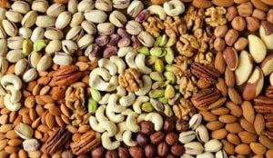 تعرف على 10 فوائد ستجبرك على بدء يومك بالمكسرات