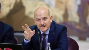 وزير الداخلية التركي: لن ينجح المغرضون بكسر روابط الاخوة مع السوريين