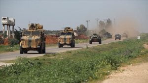 تسيير دورية تركية روسية رابعة على طريق “إم 4” بإدلب السورية