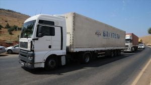 48 شاحنة مساعدات أممية تدخل إدلب عبر تركيا