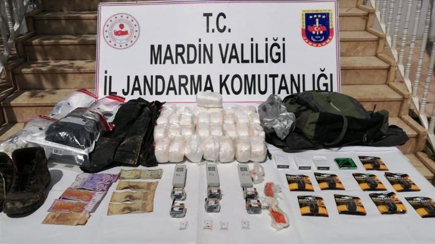 القوات التركية تفشل محاولة تسلل 5 إرهابيين من سوريا.. وهذا ما وُجد بحوزتهم 1