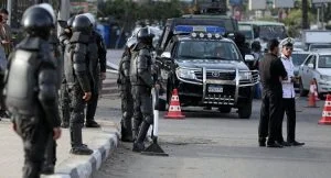 مصري ينهي حياته بطريقة بشعة جدا داخل المقابر.. والسبب صادم!