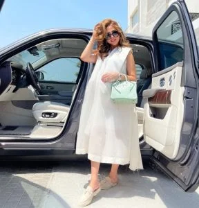 فوز الفهد تقدم هدية ثمينة لعضو مجلس الأمة