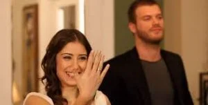 هازال كايا: لا صداقات كثيرة لدي وهؤلاء أصدقائي القلة وبيرين سات؟