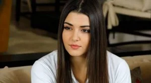 مشهد من مسلسل “أنت أطرق بابي” يثير ضجة في تركيا