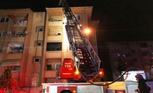حريق ضخم للمرة الثالثة في اقل من عام بمبنى سكني شمالي تركيا