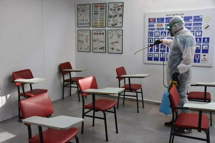 مدارس تعليم قيادة السيارات في تركيا تعود للعمل بهذه الاجراءات (شاهد) 1