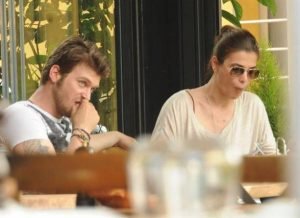 صور شقيقة كيفانش تاتليتوغ ووالدته تبهر المتابعين بسبب "الشبه والجمال" 6 صور شقيقة كيفانش تاتليتوغ ووالدته تبهر المتابعين بسبب "الشبه والجمال" 5