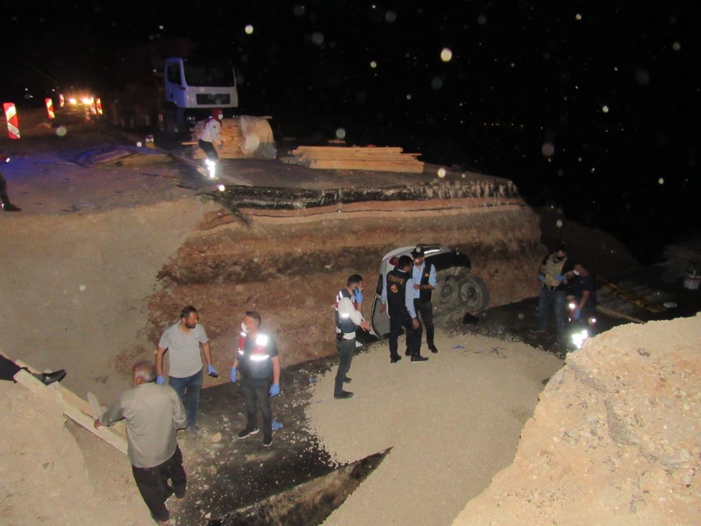 حادث محزن.. تركي يصطحب أباه المسن للطبيب فسقطت السيارة وماتا معا (شاهد) 3