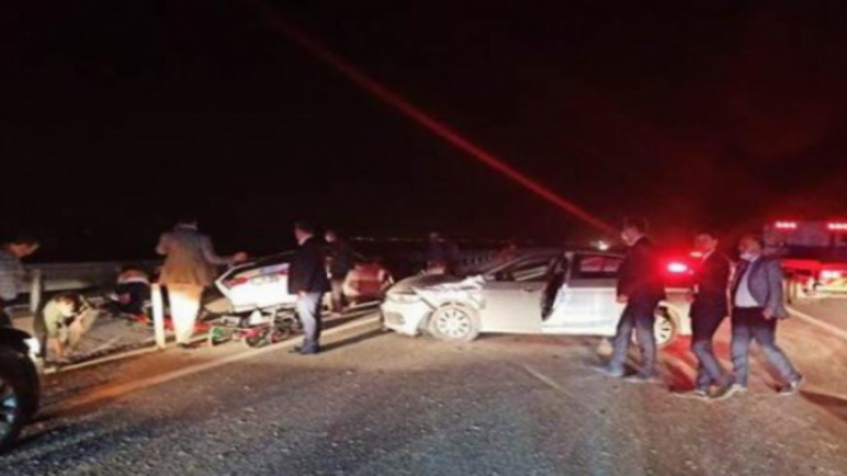 موكب وزير تركي يتعرض لحادث سير ليلة أمس (صورة) 1